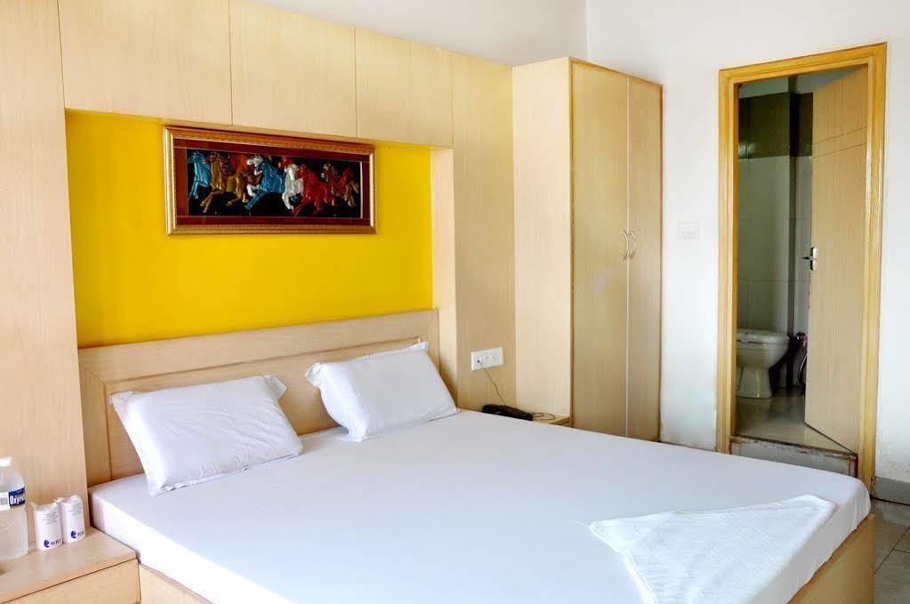 הרידוואר Hotel Ganga View מראה חיצוני תמונה